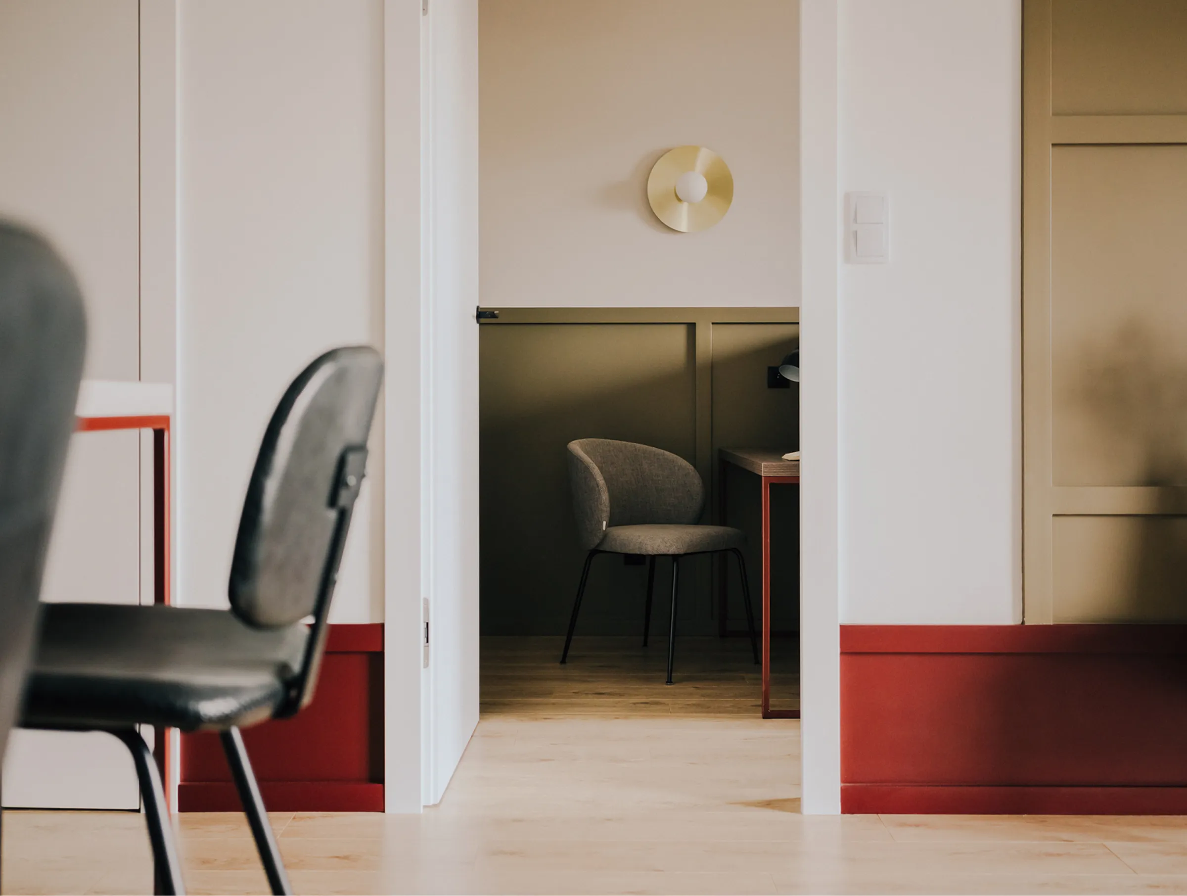 Salon w projekcie Niepodległości, projekt wnętrza prywatnego NAM STUDIO